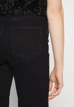 Jeans Straight Leg - Black Denim 11 Jeans Straight Leg - Black Denim -Chic Fusion Verkauf 07252ef8cf95467ebfa4b5e6a967e501