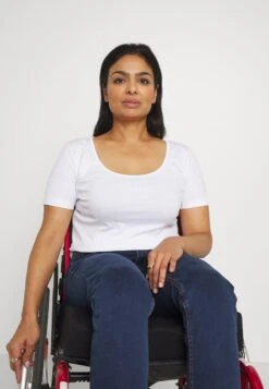 Anna Field T-Shirt Basic - White 11 Anna Field T-Shirt Basic - White -Chic Fusion Verkauf 21540b4bd0154b32ba21619ab7a77884