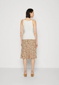 Anna Field Top - Off-white 10 Anna Field Top - Off-white -Chic Fusion Verkauf 252c7fad77454ab4b93a2bea16770ecd
