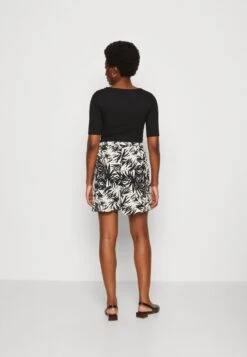Anna Field Shorts - Black/off-white 10 Anna Field Shorts - Black/off-white -Chic Fusion Verkauf 3a9846adea8c4808a36cdb49e64ed70f