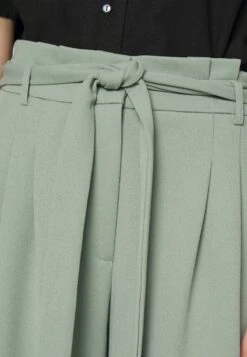 CIRCULAR PETITE - Stoffhose - Green 12 CIRCULAR PETITE - Stoffhose - Green -Chic Fusion Verkauf 44c7a6a7c71f46d58765690007e9ac5d