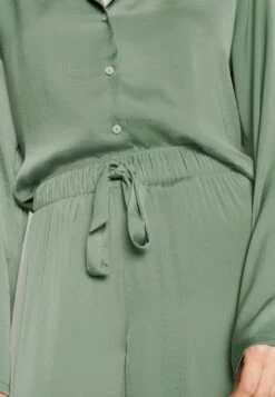 Anna Field Nachtwäsche Set - Khaki 12 Anna Field Nachtwäsche Set - Khaki -Chic Fusion Verkauf 71403bfe65de43caa43c4b64dc6f6287