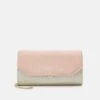 Anna Field Clutch - Pink 2 Anna Field Clutch - Pink -Chic Fusion Verkauf 7caa10ef6a604f0293bbe2ae32be0a6e