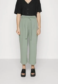 CIRCULAR PETITE - Stoffhose - Green 13 CIRCULAR PETITE - Stoffhose - Green -Chic Fusion Verkauf 8e3dcdf368ae455c84e0934f637ece9f 1