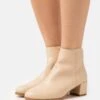 Ankle Boot - Beige 1 Ankle Boot - Beige -Chic Fusion Verkauf 905d18bb12af42b29bf61b67c3dfebfd