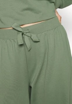 Anna Field Nachtwäsche Set - Khaki 13 Anna Field Nachtwäsche Set - Khaki -Chic Fusion Verkauf 979e1c88e83d4d76a08f6239c136f16f