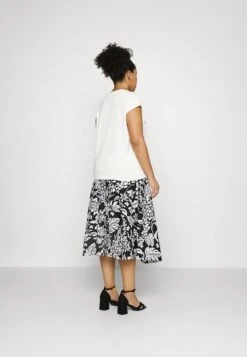 T-Shirt Basic - Off White 10 T-Shirt Basic - Off White -Chic Fusion Verkauf 9959d05113db4896b7aac3ac6b873c50