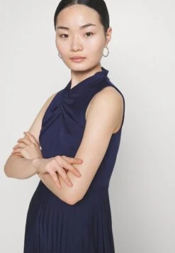 Freizeitkleid - Dark Blue 12 Freizeitkleid - Dark Blue -Chic Fusion Verkauf a2dcf67f0eae40cca1330f723ff8650b