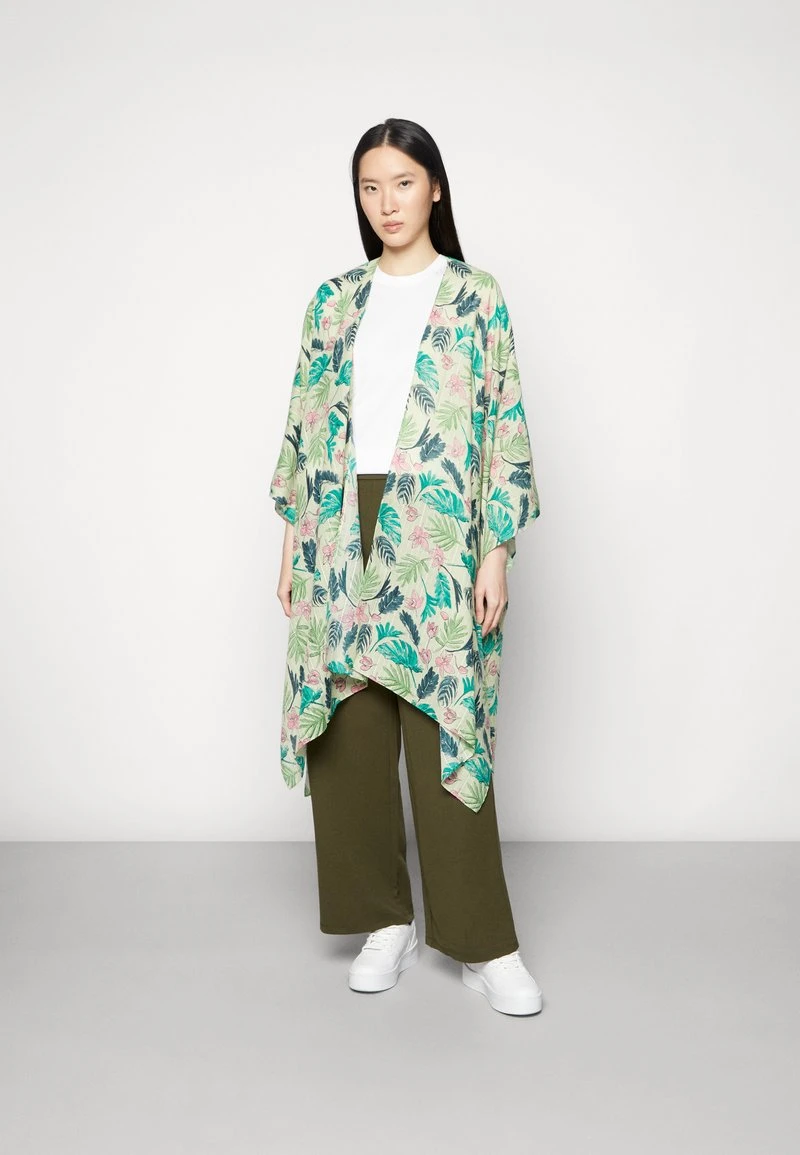 Anna Field Cape - Green 3 Anna Field Cape - Green