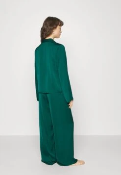 Anna Field GIFT BOX PJ SET - Pyjama - Green 10 Anna Field GIFT BOX PJ SET - Pyjama - Green -Chic Fusion Verkauf a667a230e1e0450db65306711a2d6272