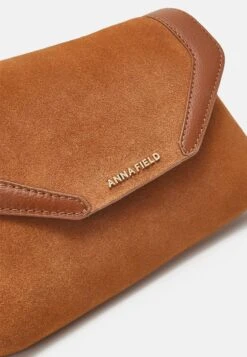 Anna Field LEATHER - Clutch - Cognac -Chic Fusion Verkauf af3767c6b29a4c20ac439fda39b7c605