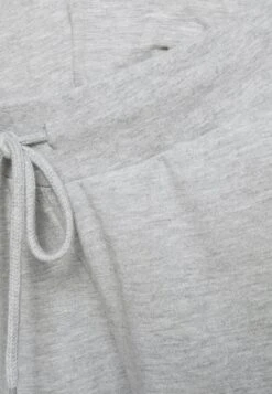 SLIM FIT JOGGERS - OVERBUMP - Jogginghose - Light Grey -Chic Fusion Verkauf bdcb41bafe3945bd95f8e6c593930596