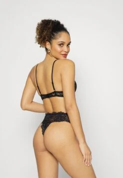 Anna Field 5PP HIGH RISE LACE THONG - String - Black 10 Anna Field 5PP HIGH RISE LACE THONG - String - Black -Chic Fusion Verkauf cc6ce3dcb90042069d6fa0a1614ccbd7