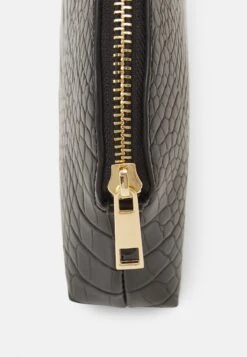 Anna Field Kosmetiktasche - Black 11 Anna Field Kosmetiktasche - Black -Chic Fusion Verkauf cf45f0838ecd4ab3abd3d195c1967cb7