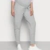 SLIM FIT JOGGERS - OVERBUMP - Jogginghose - Light Grey 2 SLIM FIT JOGGERS - OVERBUMP - Jogginghose - Light Grey -Chic Fusion Verkauf e52ff0f6c6fa40c283de7ad8a90a1e41