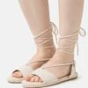 Anna Field Riemensandalette - Beige 1 Anna Field Riemensandalette - Beige -Chic Fusion Verkauf e5d55997d6e64ff7a74de9b1339222c2