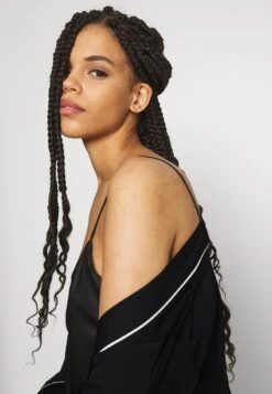 Anna Field AMANDA SATIN DRESSING GOWN - Bademantel - Black 11 Anna Field AMANDA SATIN DRESSING GOWN - Bademantel - Black -Chic Fusion Verkauf eed1478cfddd45b9a2232895a3abc79a