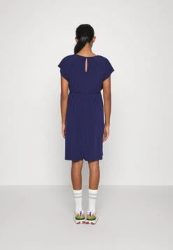 FIT AND FLARE FLOWY DROPPED SHOULDER - Jerseykleid - Dark Blue 10 FIT AND FLARE FLOWY DROPPED SHOULDER - Jerseykleid - Dark Blue -Chic Fusion Verkauf ef968090854249deb57e31195de11944